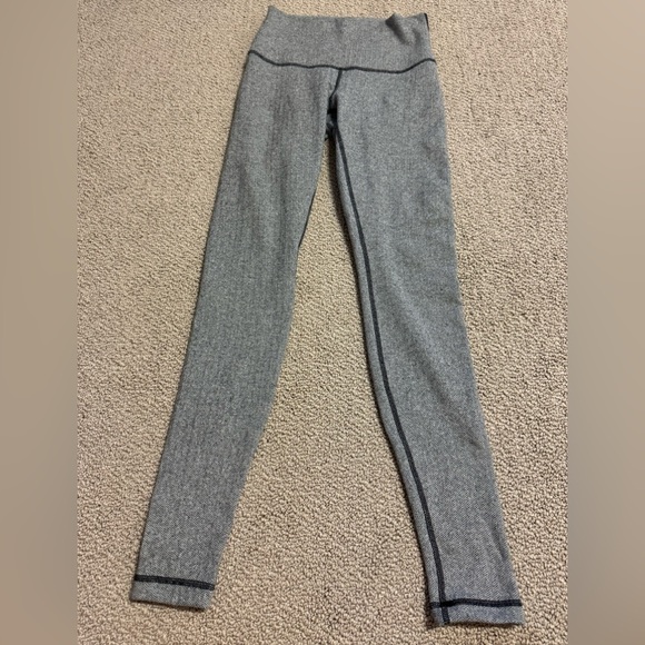 lululemon athletica Pants - LULULEMON SIZE 6 HERRINGTON PRINT LEGGINGS